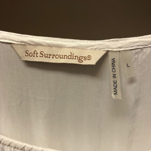 MOVING SALE Soft Surroundings Short Sleeve Shirt Blouse Pocket Gold Studs Large - Picture 3 of 5